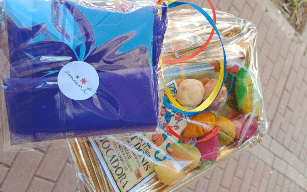 CELEBRA SANT DONÍS 2025 COMPRANDO NUESTROS’MOCADORS CONTRA EL CÀNCER’ Y SALVA VIDAS